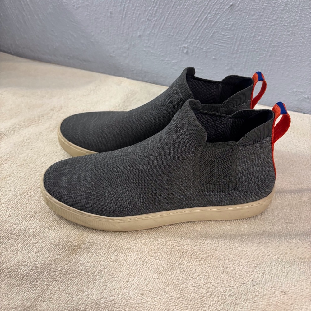 Rothy's Women’s Elastic Pull On Sneakers Grey Taupe SZ 10 Sleek Design Stretchy